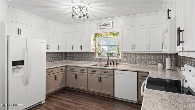 608 Glendale Ave, Clinton, TN 37716