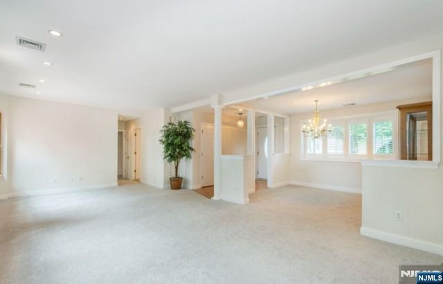 9 Forest Terrace, Wayne, NJ 07470