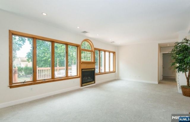 9 Forest Terrace, Wayne, NJ 07470