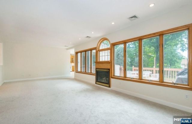 9 Forest Terrace, Wayne, NJ 07470