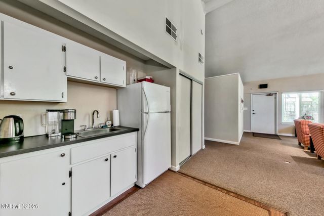 400 S Saliman Road APT 14, Carson City, NV 89701