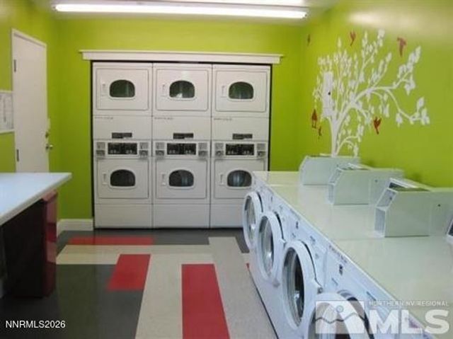 400 S Saliman Road APT 14, Carson City, NV 89701