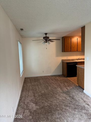 400 S Saliman Road APT 14, Carson City, NV 89701