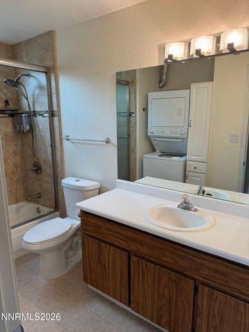 400 S Saliman Road APT 14, Carson City, NV 89701