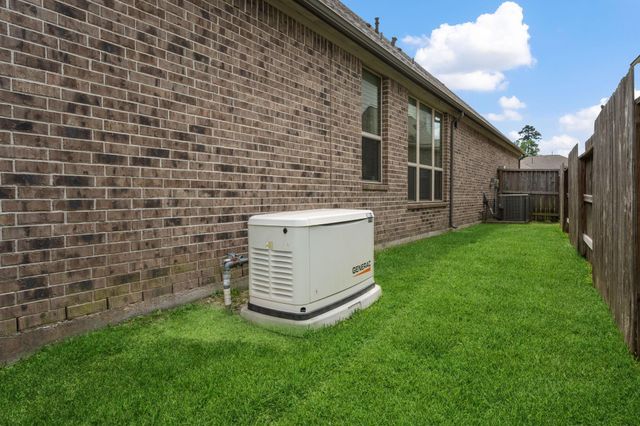 6018 Fairway Shores Lane, Porter, TX 77365