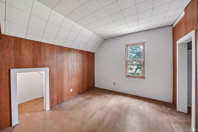 717 E 7th Street, Mishawaka, IN 46544