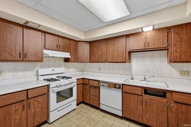 717 E 7th Street, Mishawaka, IN 46544