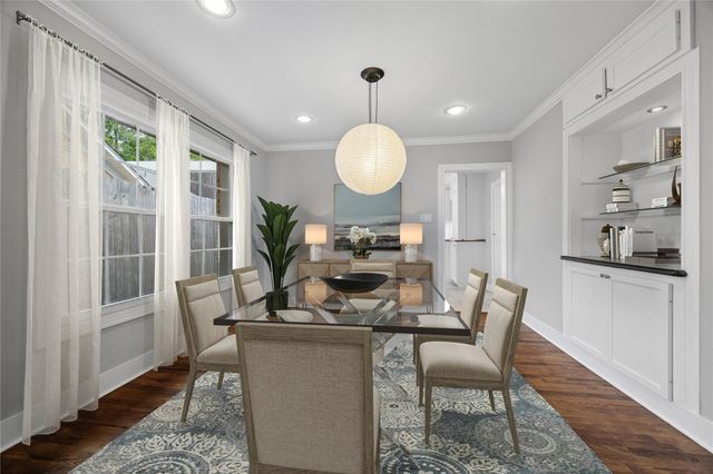 2108 White Oak Drive, Houston, TX 77009