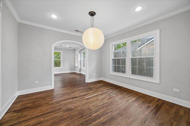 2108 White Oak Drive, Houston, TX 77009