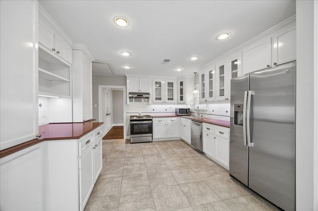 2108 White Oak Drive, Houston, TX 77009