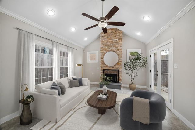 2108 White Oak Drive, Houston, TX 77009