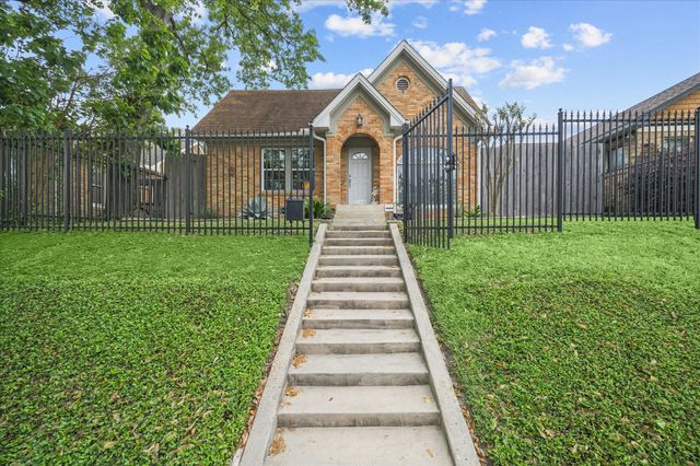2108 White Oak Drive, Houston, TX 77009