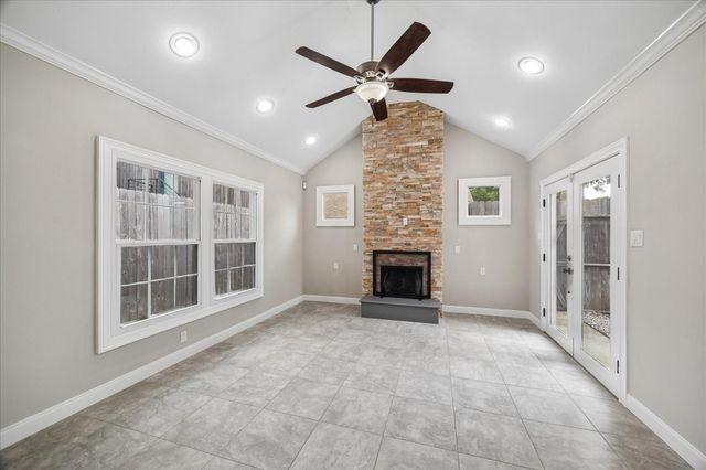 2108 White Oak Drive, Houston, TX 77009