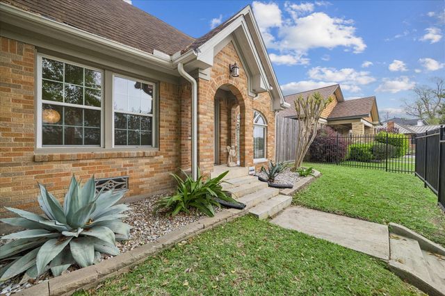 2108 White Oak Drive, Houston, TX 77009