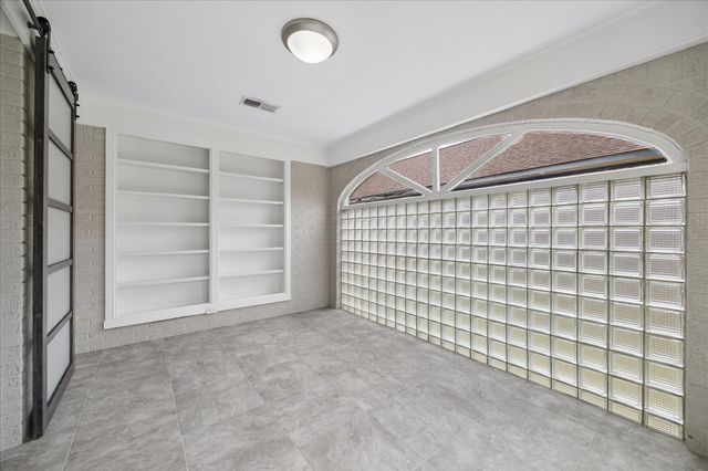 2108 White Oak Drive, Houston, TX 77009