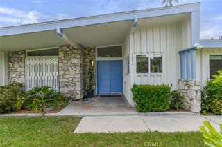 5900 Kentland Avenue, Woodland Hills, CA 91367