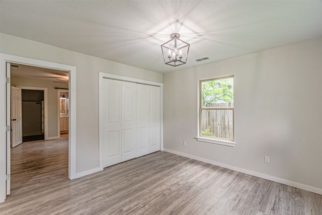 704 N Ray Street, Alvarado, TX 76009