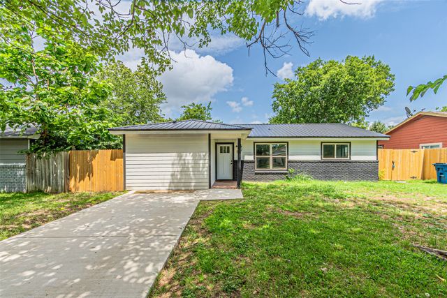 704 N Ray Street, Alvarado, TX 76009