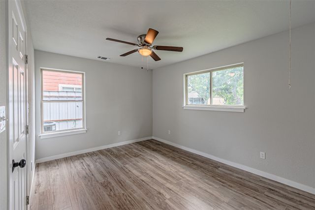 704 N Ray Street, Alvarado, TX 76009
