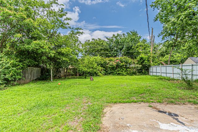 704 N Ray Street, Alvarado, TX 76009