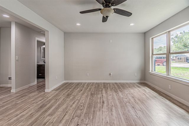 704 N Ray Street, Alvarado, TX 76009