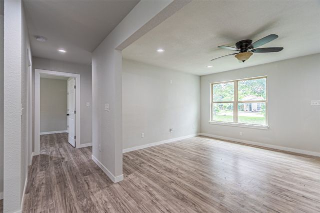 704 N Ray Street, Alvarado, TX 76009