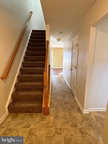 14 EFFIE LN, Martinsburg, WV 25404