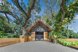 1000 NW 9th Ct, Miami, FL 33136