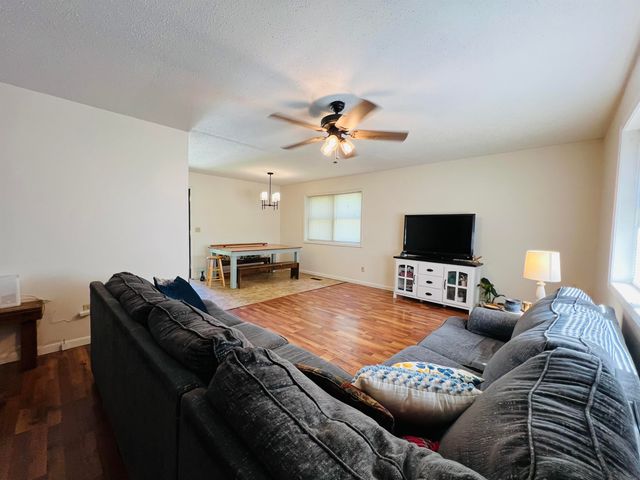 210 Pilot Hill Road, Salem, AR 72576