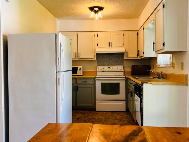 210 Pilot Hill Road, Salem, AR 72576