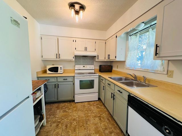 210 Pilot Hill Road, Salem, AR 72576