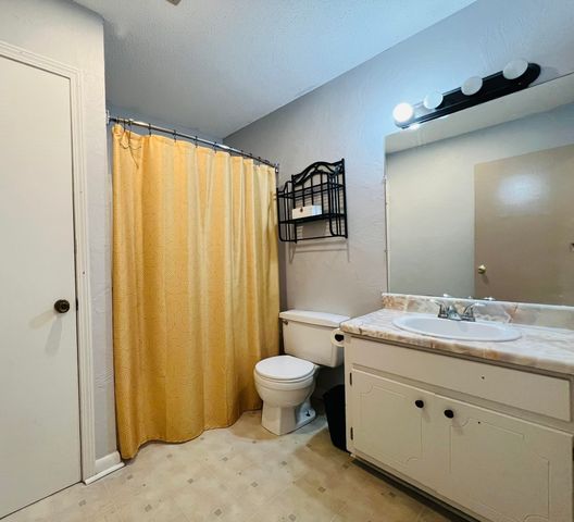 210 Pilot Hill Road, Salem, AR 72576