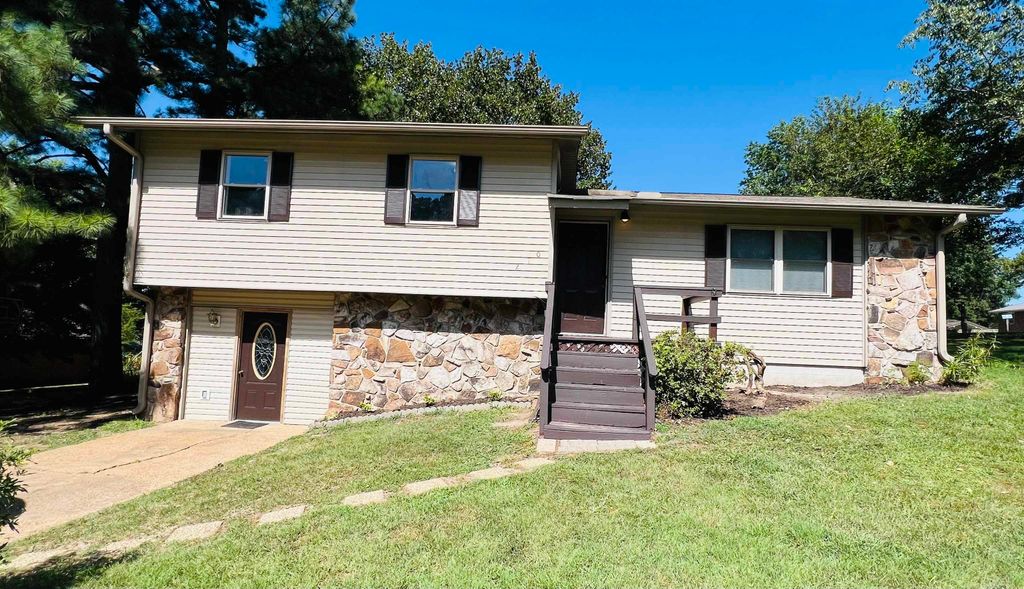 210 Pilot Hill Road, Salem, AR 72576