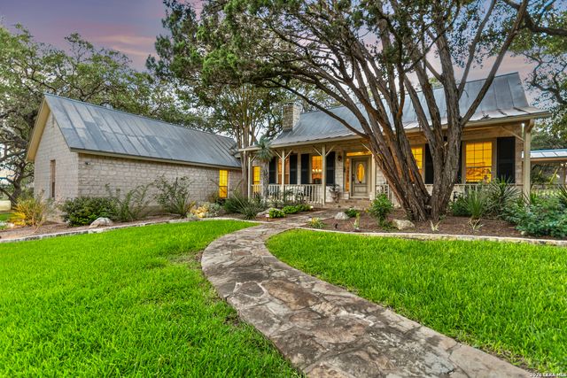 122 WOODLAND RANCH RD, Boerne, TX 78015