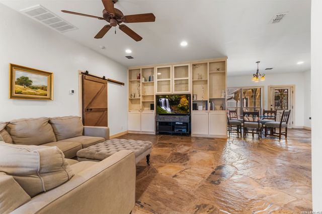 122 WOODLAND RANCH RD, Boerne, TX 78015
