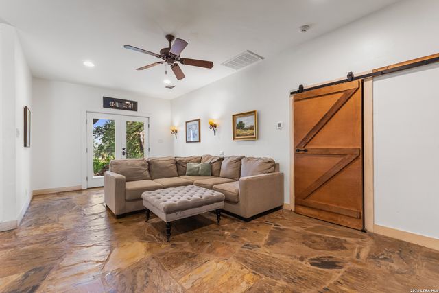 122 WOODLAND RANCH RD, Boerne, TX 78015
