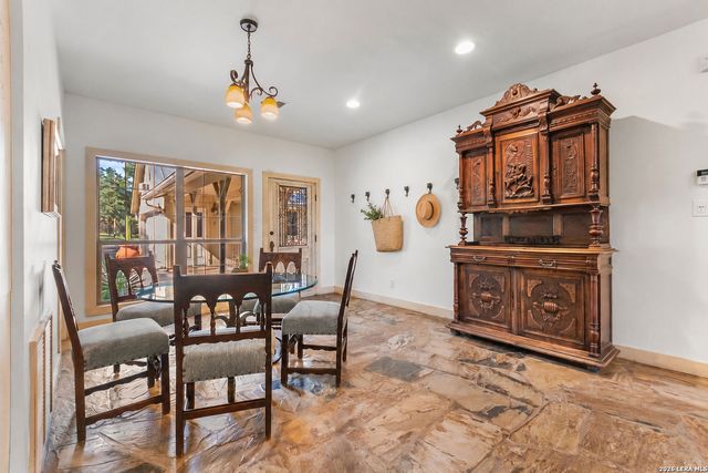 122 WOODLAND RANCH RD, Boerne, TX 78015