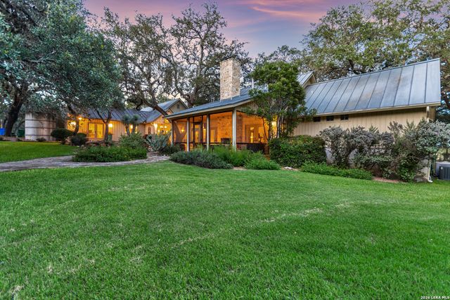122 WOODLAND RANCH RD, Boerne, TX 78015