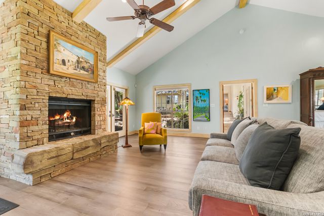 122 WOODLAND RANCH RD, Boerne, TX 78015