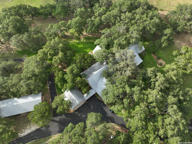 122 WOODLAND RANCH RD, Boerne, TX 78015