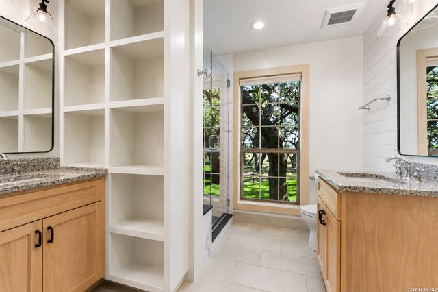 122 WOODLAND RANCH RD, Boerne, TX 78015