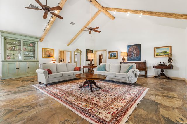 122 WOODLAND RANCH RD, Boerne, TX 78015
