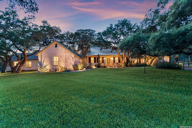 122 WOODLAND RANCH RD, Boerne, TX 78015