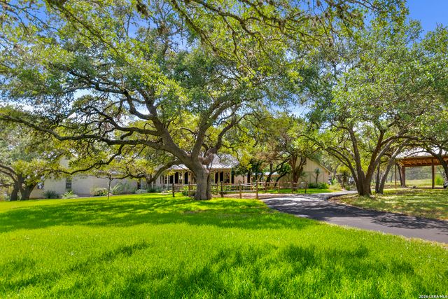 122 WOODLAND RANCH RD, Boerne, TX 78015