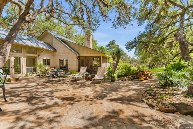 122 WOODLAND RANCH RD, Boerne, TX 78015