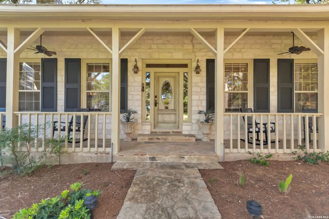 122 WOODLAND RANCH RD, Boerne, TX 78015