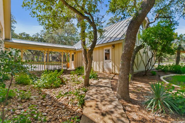 122 WOODLAND RANCH RD, Boerne, TX 78015