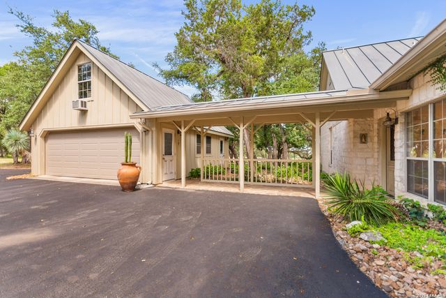 122 WOODLAND RANCH RD, Boerne, TX 78015