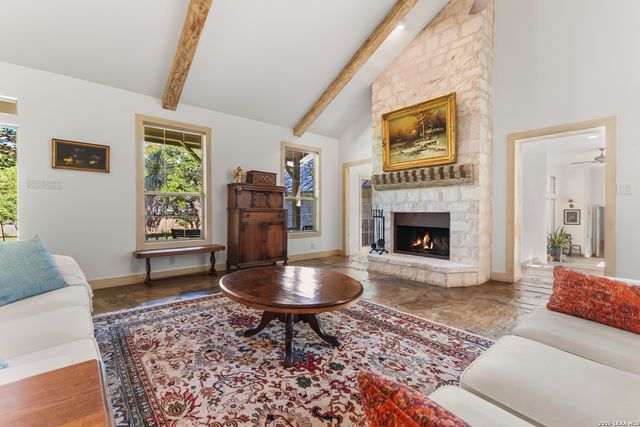 122 WOODLAND RANCH RD, Boerne, TX 78015