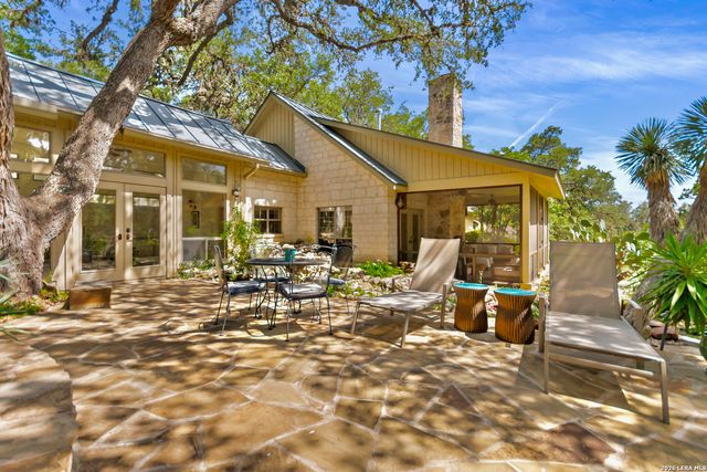 122 WOODLAND RANCH RD, Boerne, TX 78015